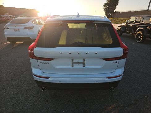 Used 2018 Volvo XC60 T5 Momentum image 4