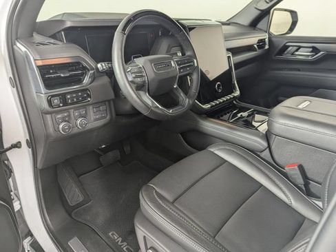 Used 2025 GMC Yukon Denali w/ Denali Reserve Package AWD/4WD image 15