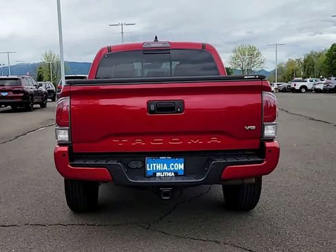 Used 2022 Toyota Tacoma TRD Off-Road w/ Technology Package image 7