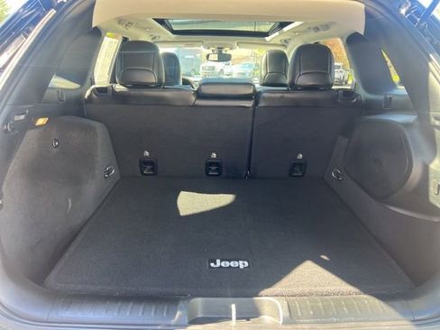 Used 2019 Jeep Cherokee Overland AWD/4WD image 12