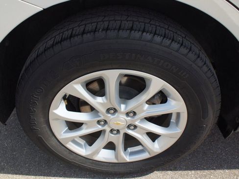 Used 2021 Chevrolet Equinox LT FWD image 16