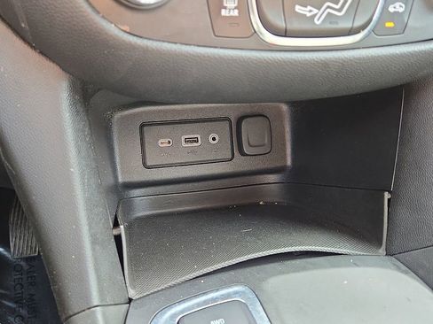 Used 2021 Chevrolet Equinox LT image 28