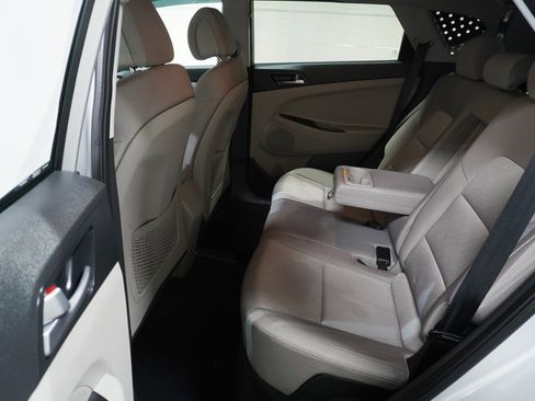 Used 2016 Hyundai Tucson Sport image 14