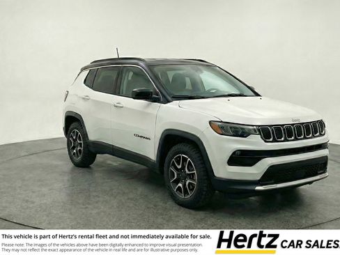 Used 2025 Jeep Compass Trailhawk image 1