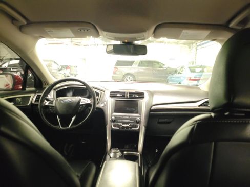 Used 2020 Ford Fusion SEL image 35