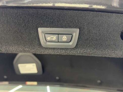 Used 2020 BMW 740i w/ Premium Package RWD image 37