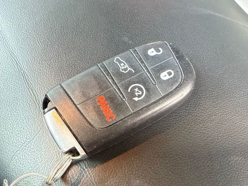 Used 2021 Jeep Grand Cherokee Limited RWD image 13