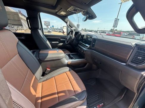 New 2026 Chevrolet Silverado 2500 High Country w/ High Country Premium Package AWD/4WD image 11