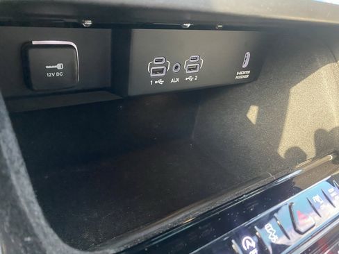 Used 2023 Jeep Wagoneer L 4WD w/ Premium Group I image 22