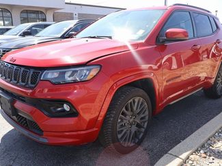 Used 2023 Jeep Compass Limited image 1