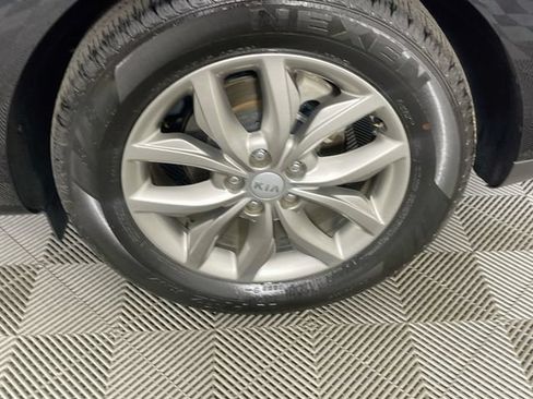 Used 2019 Kia Sedona EX FWD image 32