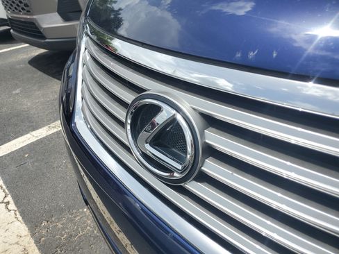 Used 2010 Lexus LS 460 L w/ Luxury Pkg RWD image 10