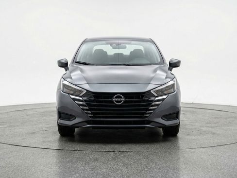 Used 2025 Nissan Versa SV FWD image 2