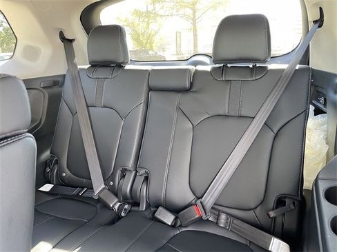 New 2025 Honda Pilot Touring image 28