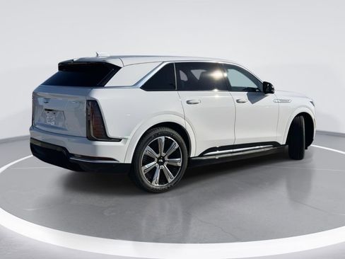 New 2025 Cadillac Escalade IQ Luxury 2 AWD/4WD image 3