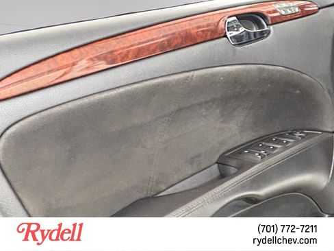 Used 2009 Buick Lucerne Super image 11