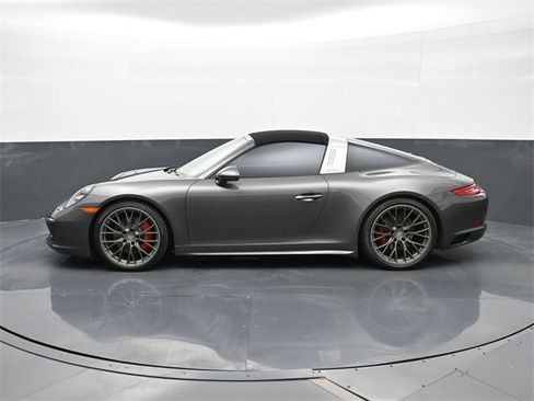 Used 2017 Porsche 911 Targa 4S image 2