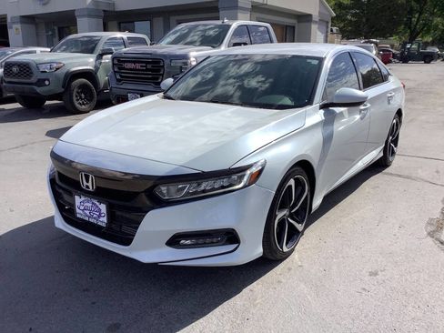 Used 2022 Honda Accord Sport image 2