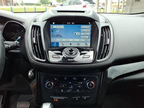 Used 2017 Ford Escape Titanium FWD image 11