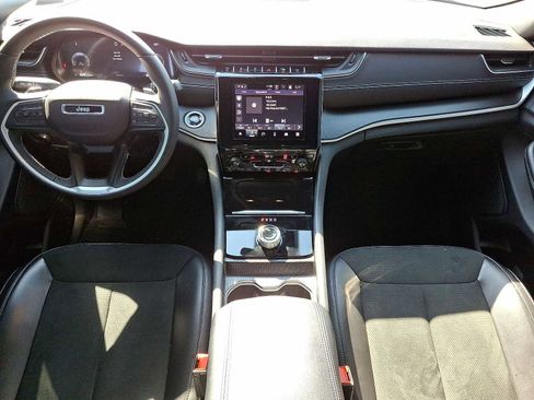 Used 2025 Jeep Grand Cherokee Altitude image 25