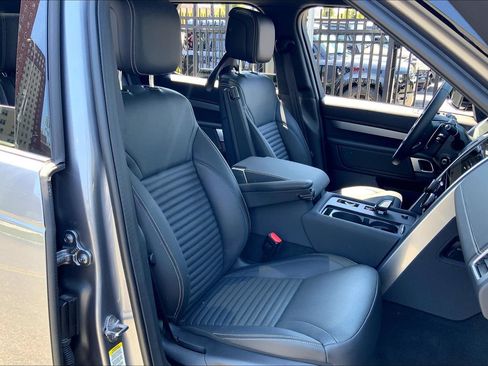 Certified 2025 Land Rover Discovery Dynamic SE AWD/4WD image 7