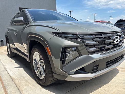 New 2026 Hyundai Tucson SE FWD image 3
