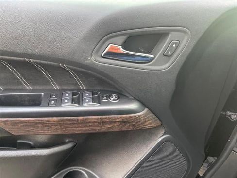 Used 2022 GMC Canyon Denali image 17