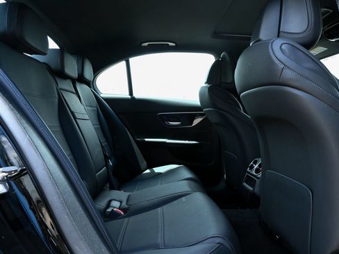 Used 2025 Mercedes-Benz C 300 Sedan image 21
