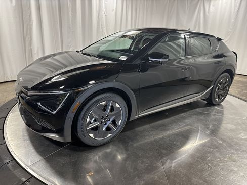 New 2025 Kia EV6 Light image 1