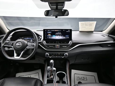 Used 2023 Nissan Altima 2.5 SR w/ SR Premium Package FWD image 13