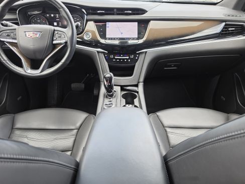 Used 2023 Cadillac XT6 Premium Luxury w/ Platinum Package AWD/4WD image 17