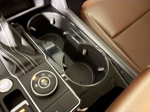 Certified 2023 Volkswagen Atlas SE w/ Black Wheel Package image 15