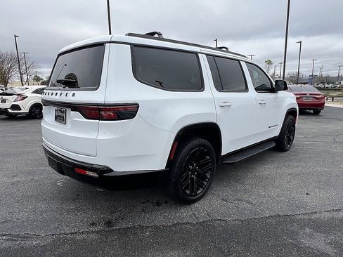 Used 2022 Jeep Wagoneer Series III image 3