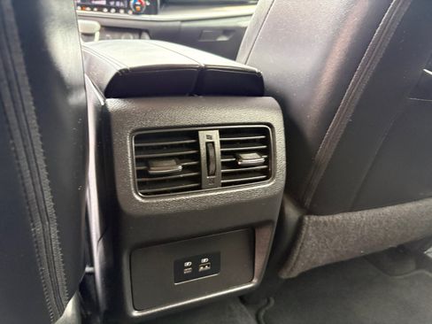 Used 2021 Nissan Rogue SV w/ Premium Package FWD image 30