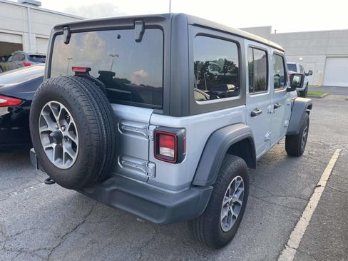 Used 2024 Jeep Wrangler Unlimited Sport AWD/4WD image 9