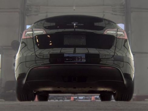 Used 2023 Tesla Model Y Performance AWD/4WD image 8