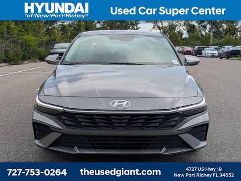 Used 2024 Hyundai Elantra SE FWD image 8