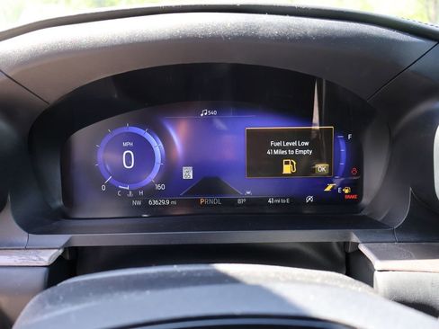 Used 2022 Ford Explorer Platinum w/ Equipment Group 601A AWD/4WD image 32