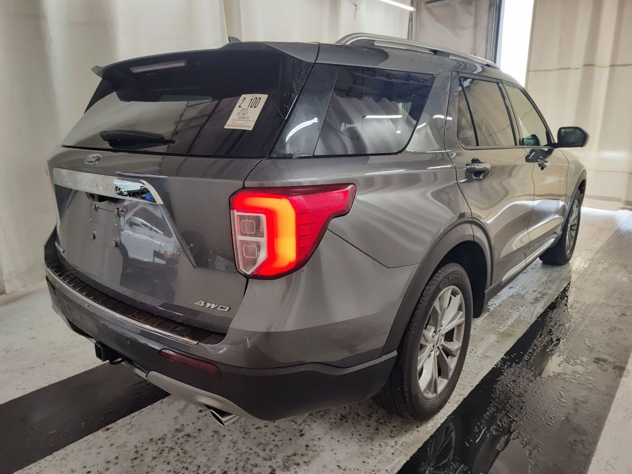 Used 2023 Ford Explorer Limited w/ Class IV Trailer Tow Package AWD/4WD image 5