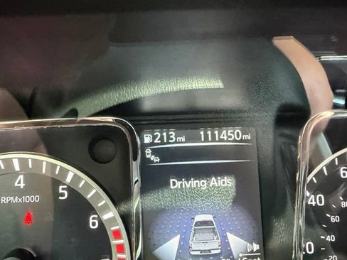 Used 2018 Nissan Titan SV w/ SV Convenience Package AWD/4WD image 26