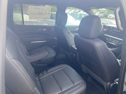 New 2025 Chevrolet Traverse LT w/ Midnight/Sport Edition image 11