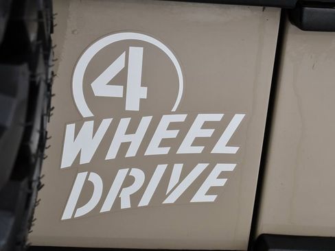 Used 2017 Jeep Wrangler Unlimited Sahara w/ Quick Order Package 24E Chief image 21