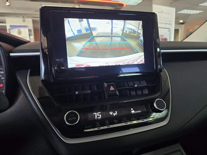 Used 2025 Toyota Corolla LE FWD image 22