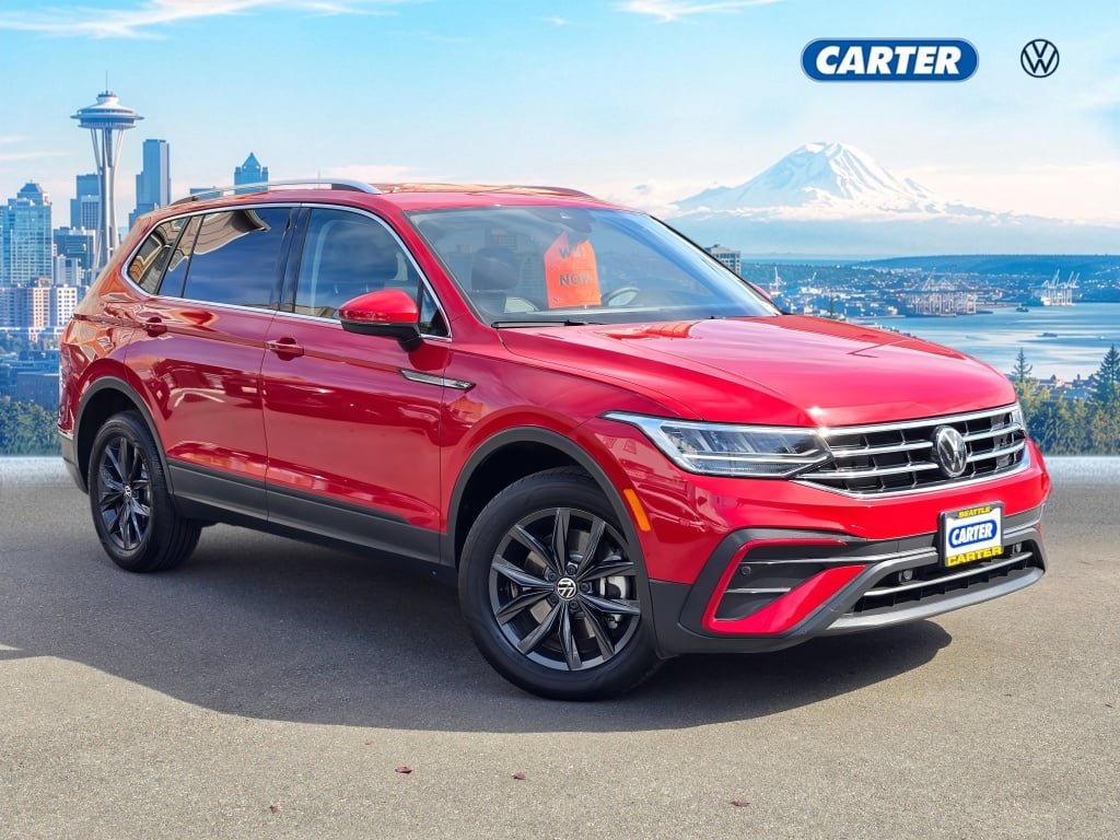 Used 2024 Volkswagen Tiguan SE AWD/4WD image 1