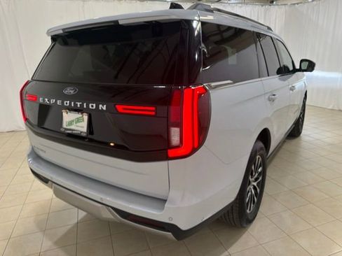 Used 2025 Ford Expedition Platinum AWD/4WD image 6