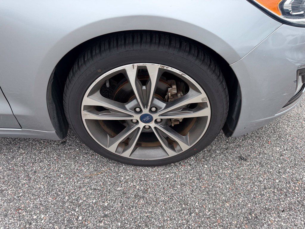Used 2020 Ford Fusion Titanium AWD/4WD image 4