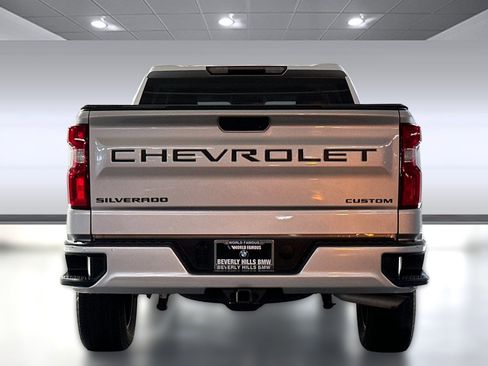 Used 2022 Chevrolet Silverado 1500 Custom w/ LPO, Blackout Package image 9