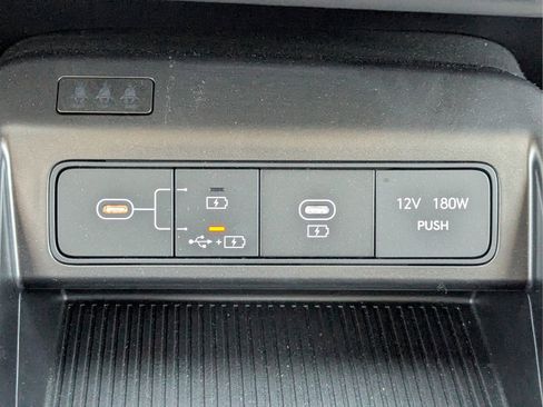 Certified 2024 Hyundai Kona SEL FWD image 25