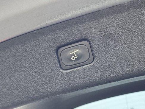 Used 2022 Ford Edge Titanium w/ Equipment Group 301A image 10