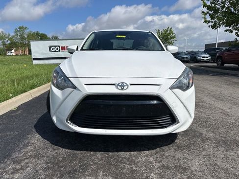 Used 2017 Toyota Yaris iA FWD image 2